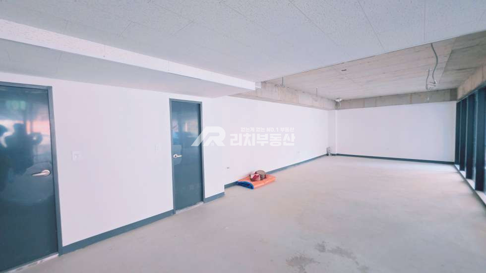 경기 용인처인구 원삼면 고당리 밝고 쾌적한 신축 사무실, 업무 집중도 우수 월세 매물번호 10005 사진 2